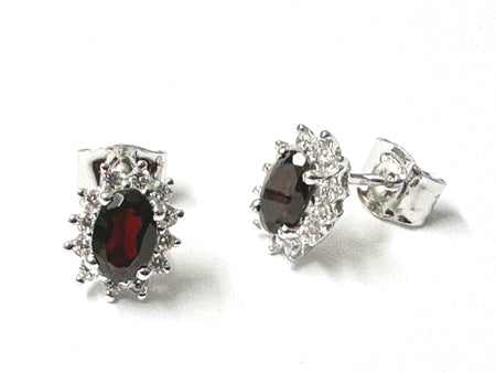 9 CT White Gold Garnet Cz Earring.6X4