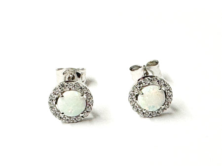 9 CT White Gold Opal Pendant Chained