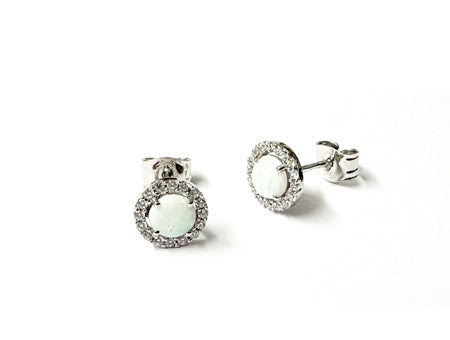9 CT White Gold Opal Pendant