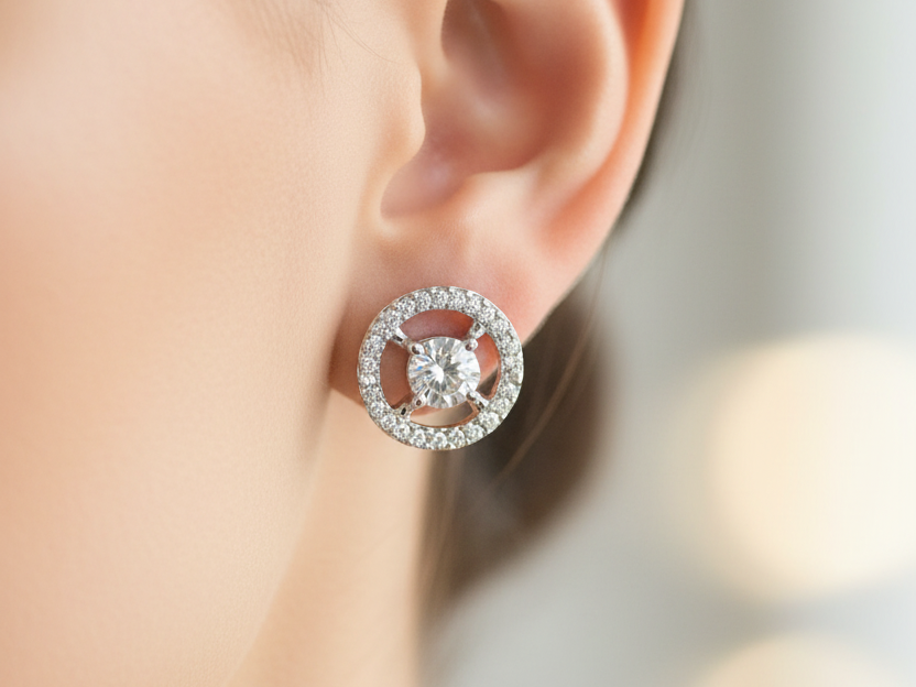 9 CT White Gold Cz Earring.