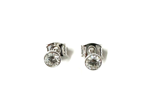 9 CT White Gold Cz Earring.