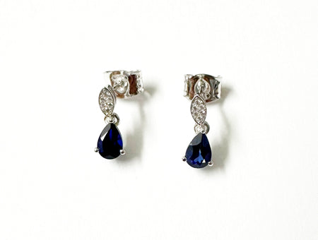 A White Gold Sapphire Cz Necklace