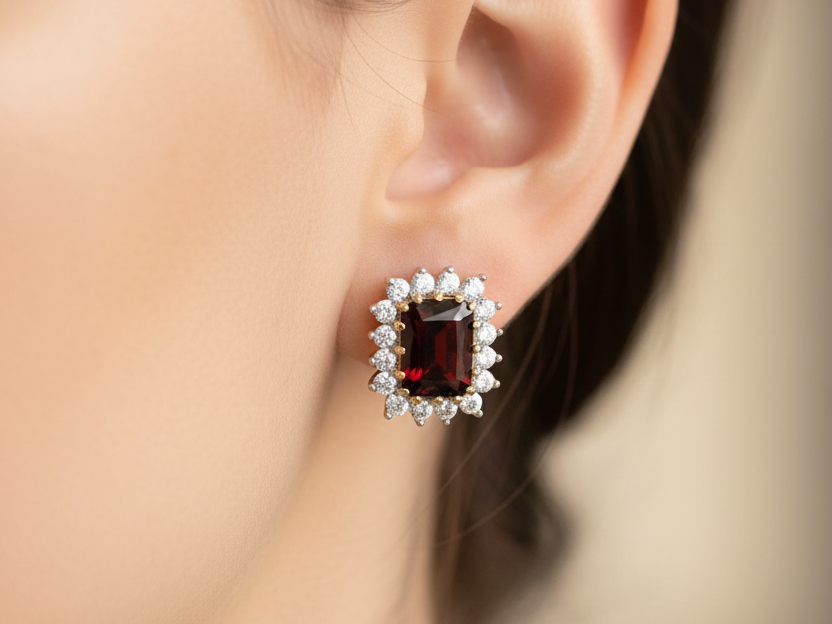 9 CT Yellow Gold Garnet Earring