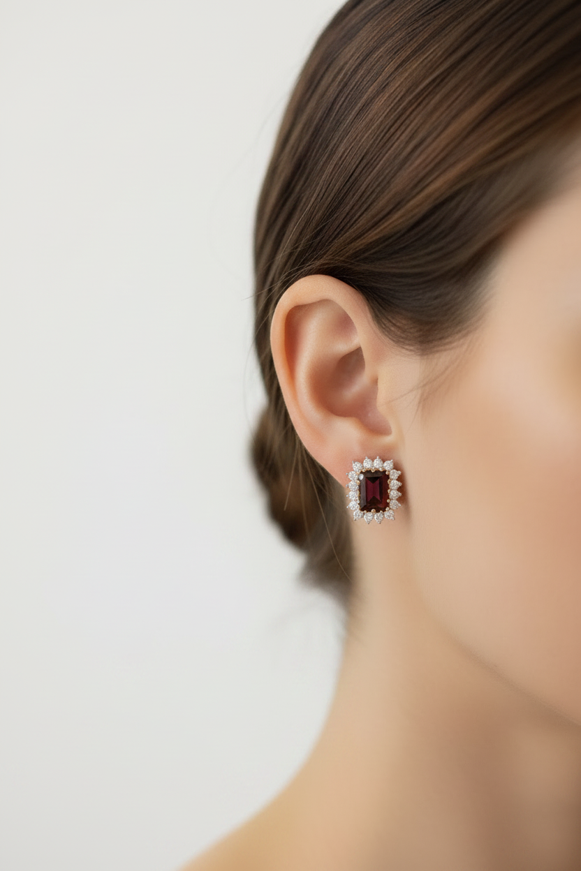 9 CT Yellow Gold Garnet Pendant