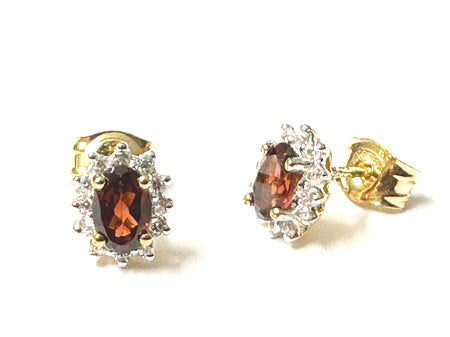 9 CT Yellow Gold Garnet Cz Earring.6X4
