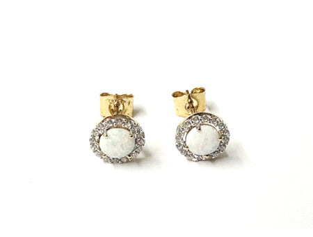 9 CT Yellow Gold Opal Pendant Chained