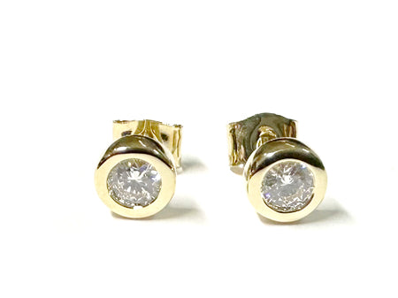 9 CT Yellow Gold Cz 5mm Stone Set Earring.