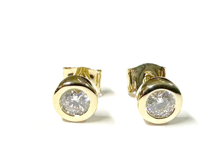 9 CT Yellow Gold Cz 5mm Stone Set Earring.