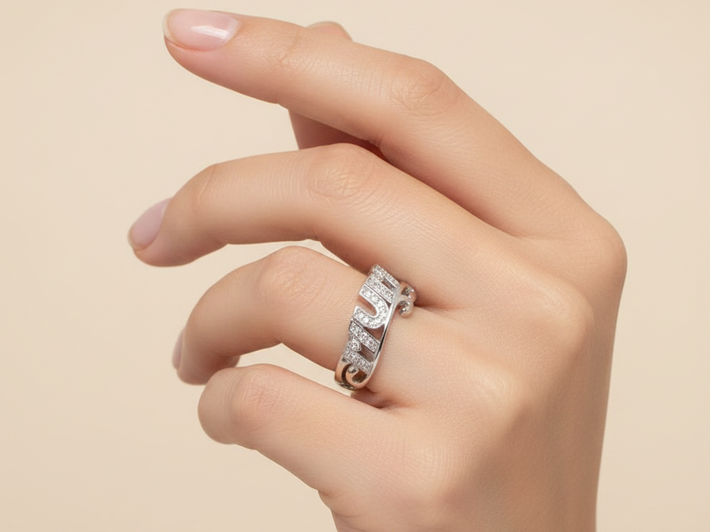 A White Cubic Zirconia Mum Ring