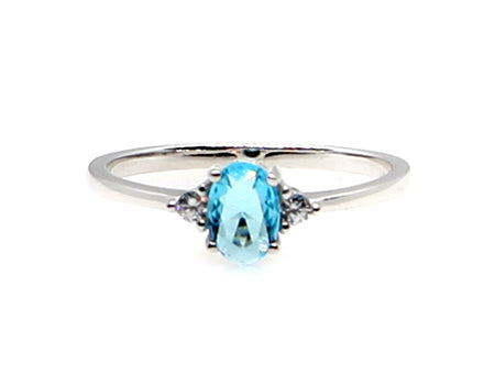 An Aquamarine Cubic Zirconia Ring