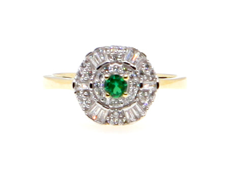 9ct Yellow Gold Emerald Cz Ring.