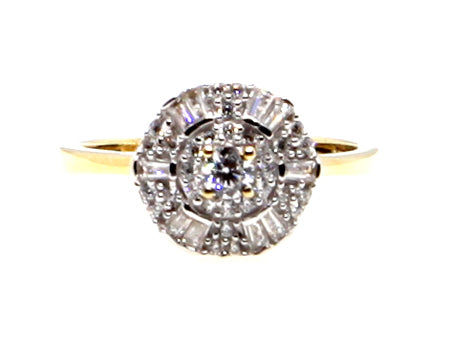 9ct Yellow Gold White Cz Ring.