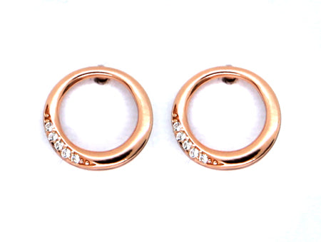 A White Cubic Zirconia Earring