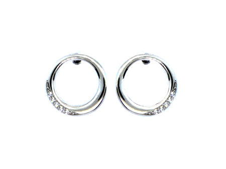 A White Cubic Zirconia Earring