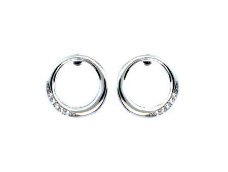 A White Cubic Zirconia Earring