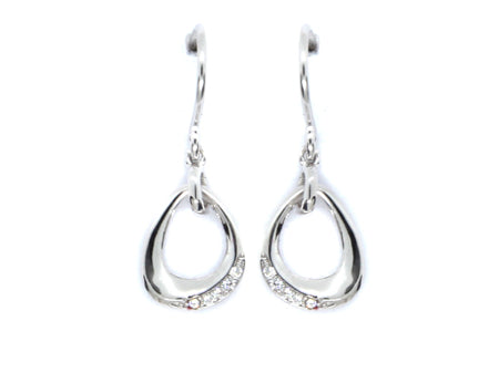 A White Cubic Zirconia Earring