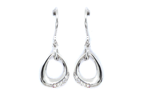 A White Cubic Zirconia Earring