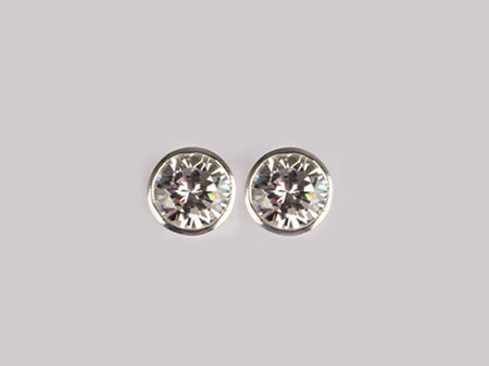 A White Cubic Zirconia Earring