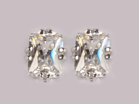 A White Cubic Zirconia Earring