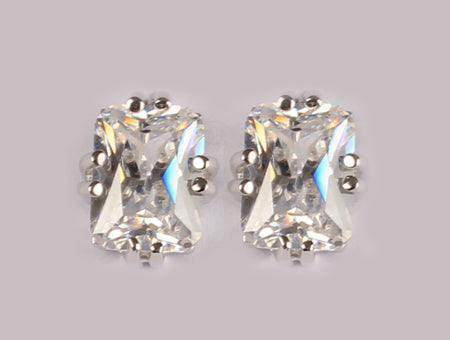 A White Cubic Zirconia Earring