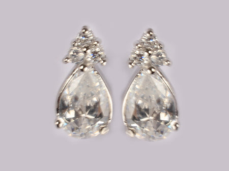 A White Cubic Zirconia Earring