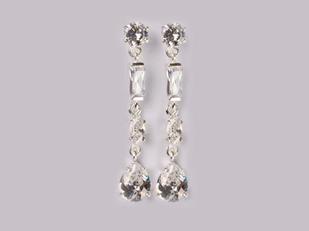 A White Cubic Zirconia Earring