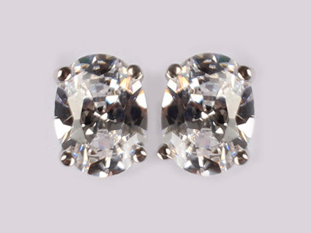 A White Cubic Zirconia Earring