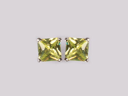 A Peridot Cubic Zirconia Earring 5mm x 5mm