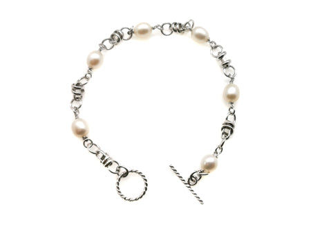 A Pearl Bracelet