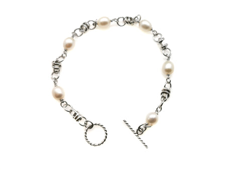 A Pearl Bracelet