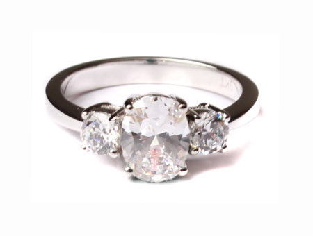 9ct White Gold Cz Ring.