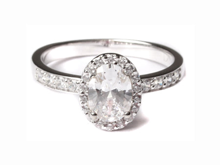 9ct White Gold Cz Ring.