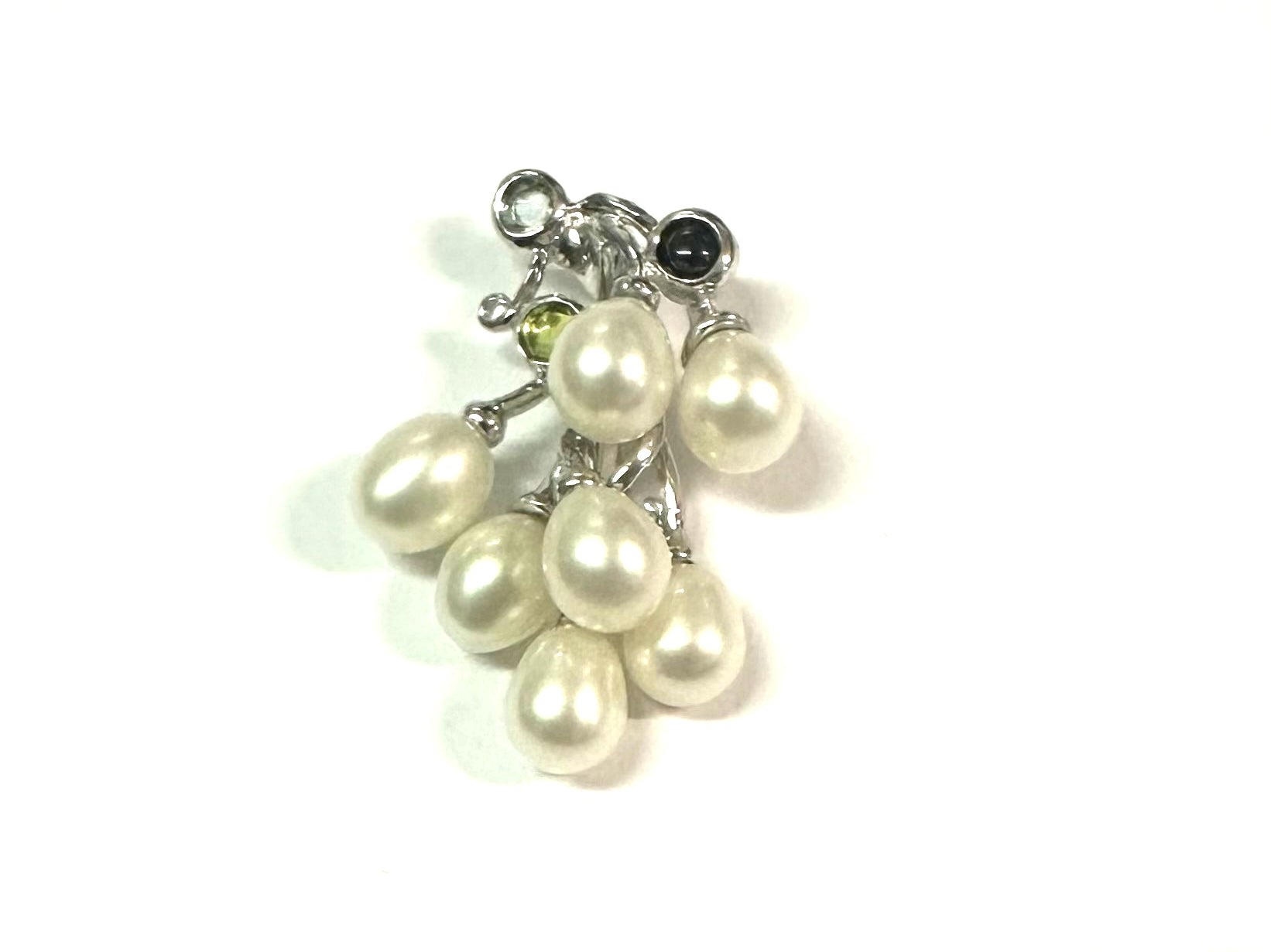 Pearl Pendant with Aquamarine,Peridot & Onyx stones