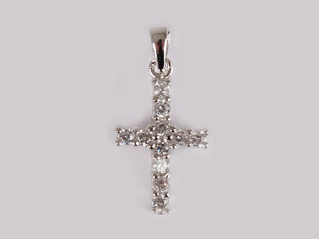 A White Cubic Zirconia Pendant