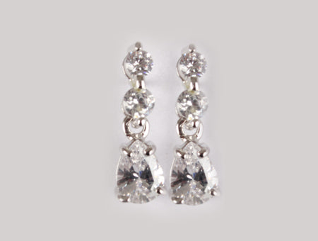 A White Cubic Zirconia Earring