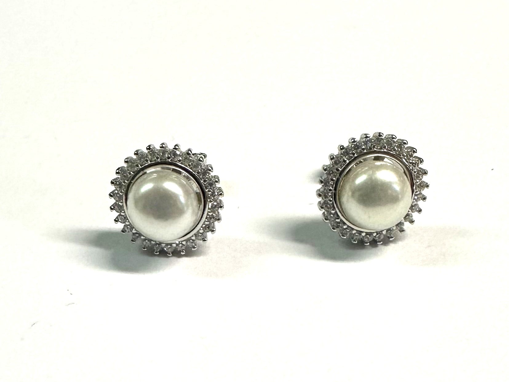 Silver Pearl Earring