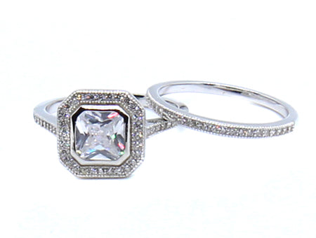 A White Cubic Zirconia Ring Set