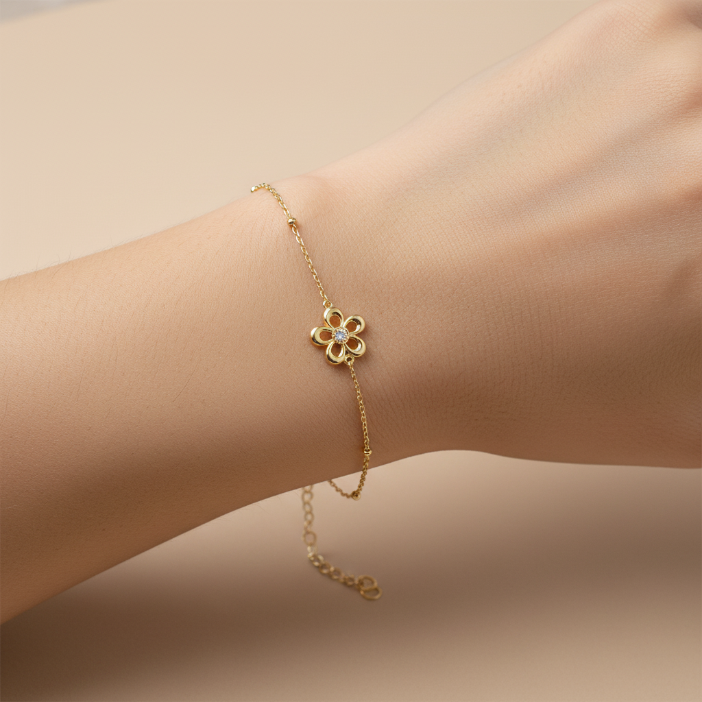 A Yellow plated Silver White CZ Flower Design Necklace