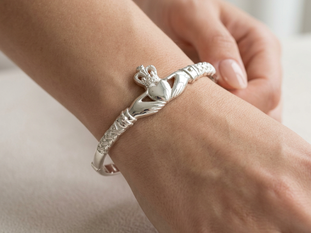 Plain Silver Claddagh Bangle
