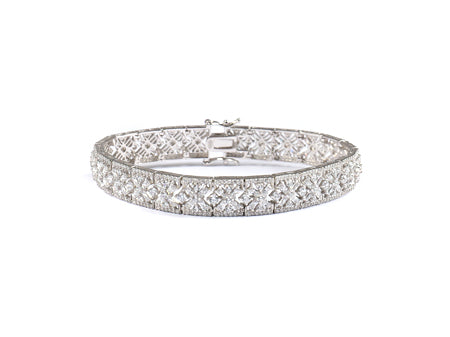 A White Cubic Zirconia Bracelet