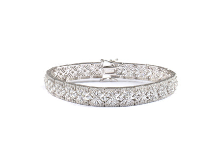 A White Cubic Zirconia Bracelet