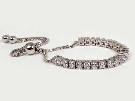 A White Cubic Zirconia Bracelet