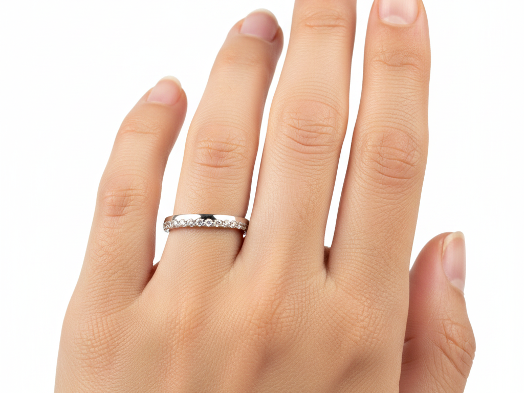 A White Cubic Zirconia Ring