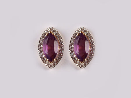 9 CT Yellow Gold Earring.