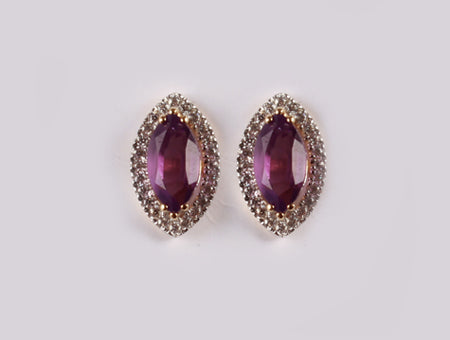 9 CT Yellow Gold Earring.