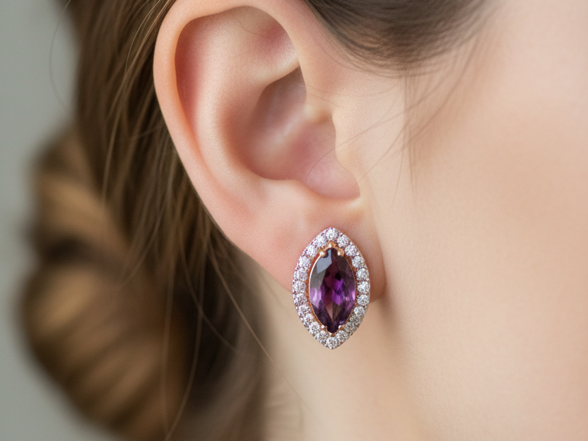 9 CT Yellow Gold Earring.