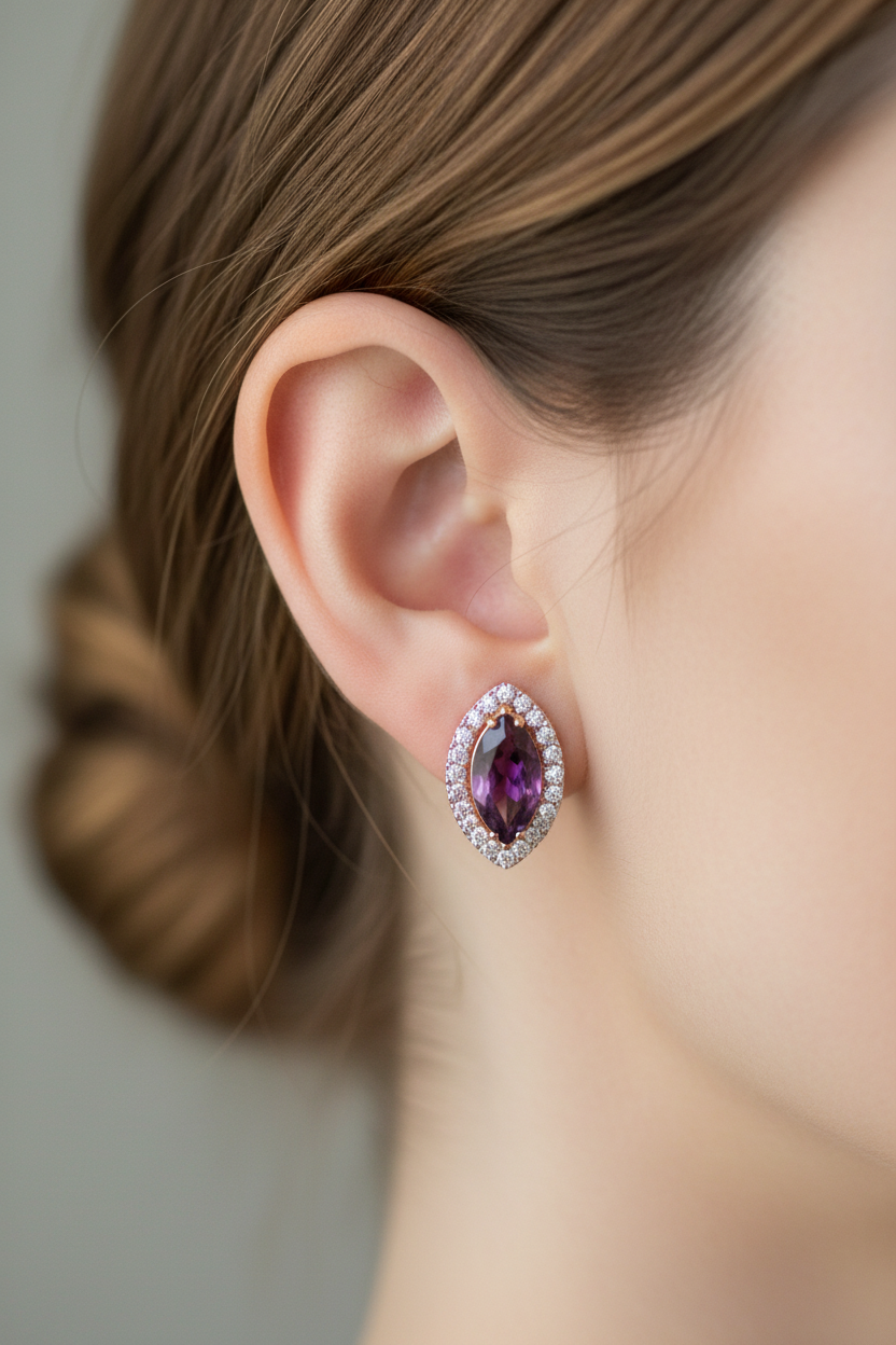 9 CT Yellow Gold Earring.