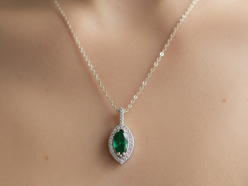 9 CT Yellow Gold Emerald Necklace