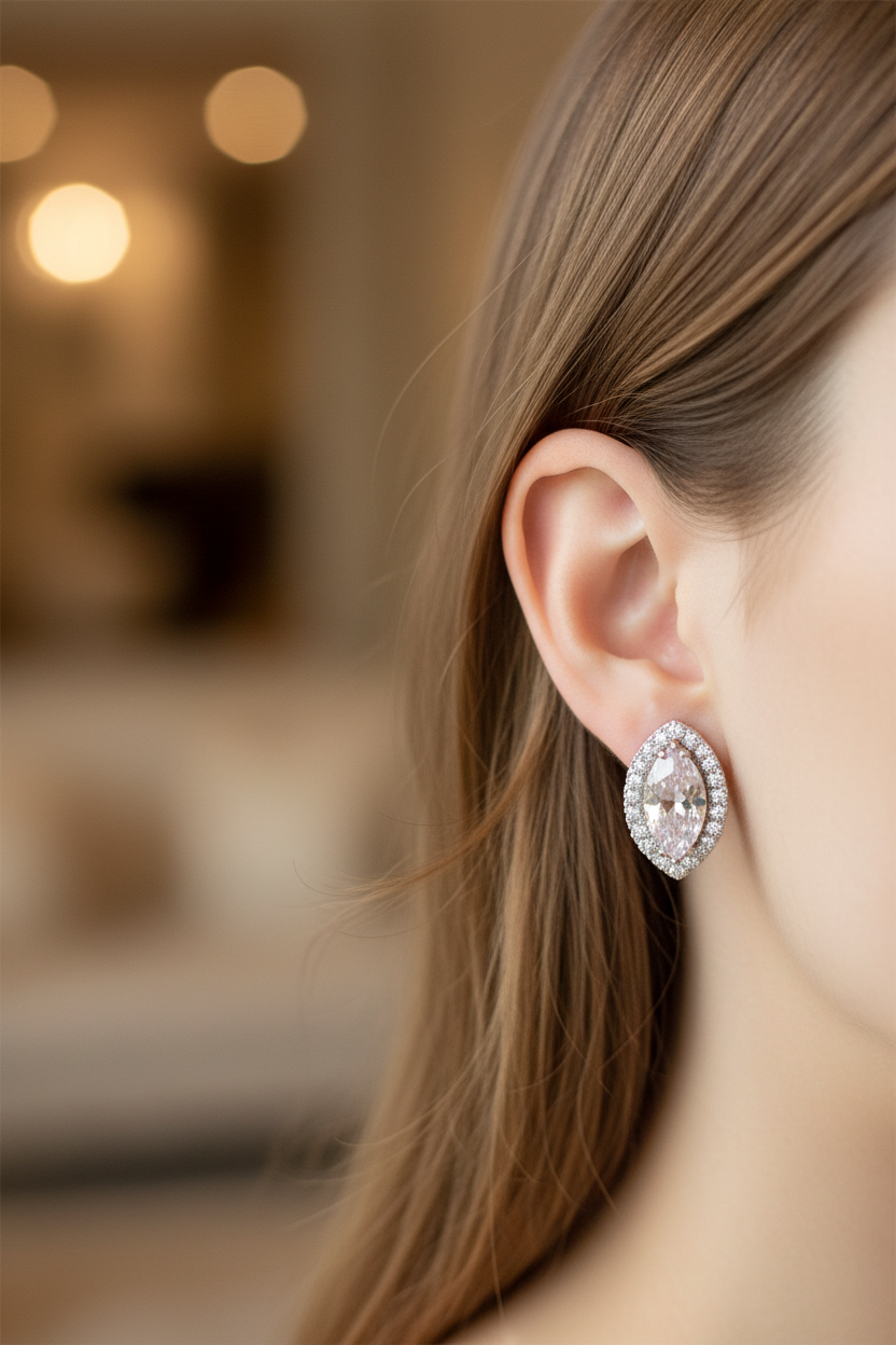 9 CT Yellow Gold Earring.