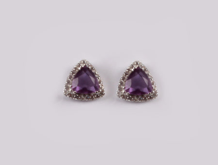 9 CT White Gold Earring.